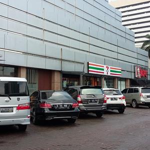 Seven Eleven Ratu Plaza